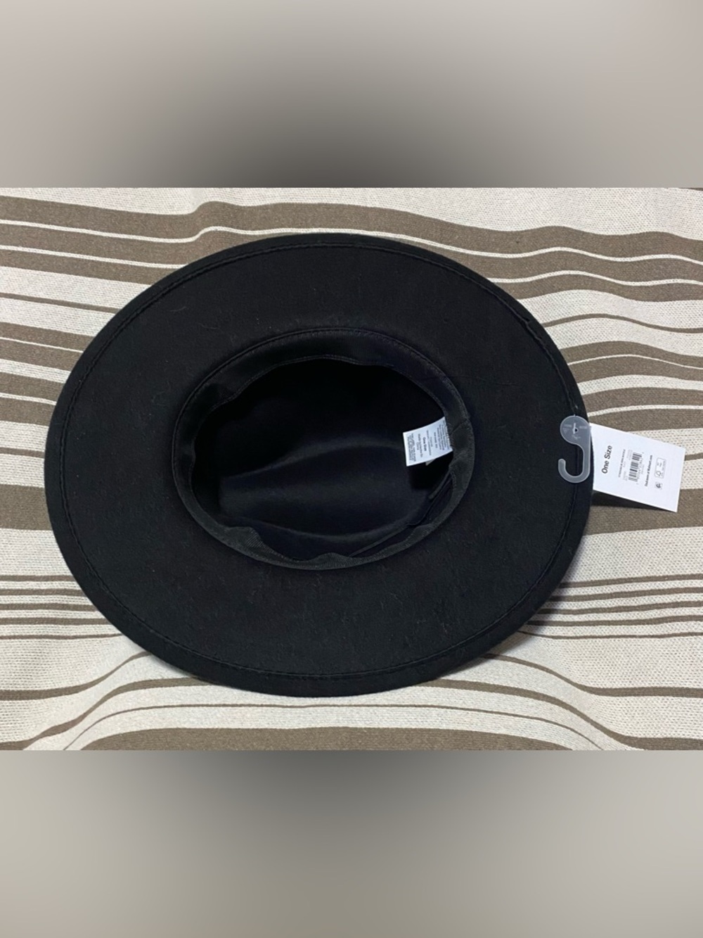 Black fedora with ring buckle accent - Picture 3 of 5
